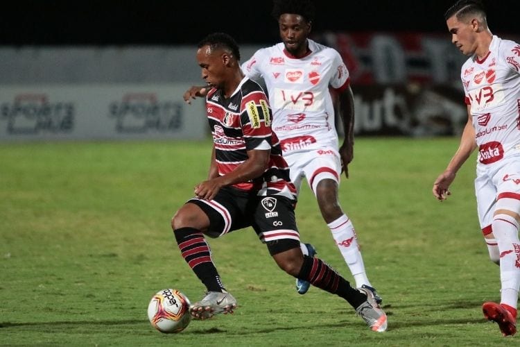 Com jogo contra Vila Nova como exemplo, Martelotte vê Santa forte para fase decisiva