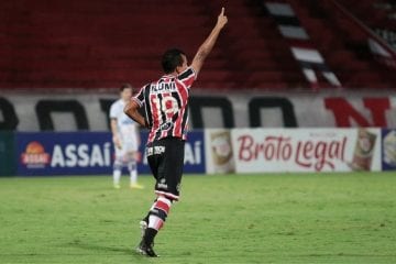 Santa Cruz repete feito de 15 anos atrás e chega à sétima vitória consecutiva na Série C