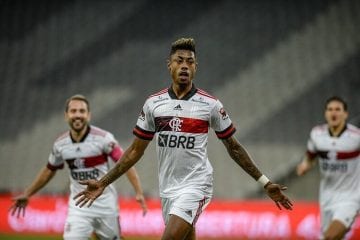 Clubes têm aumento de 250% na receita, mas não conseguem pagar dívidas