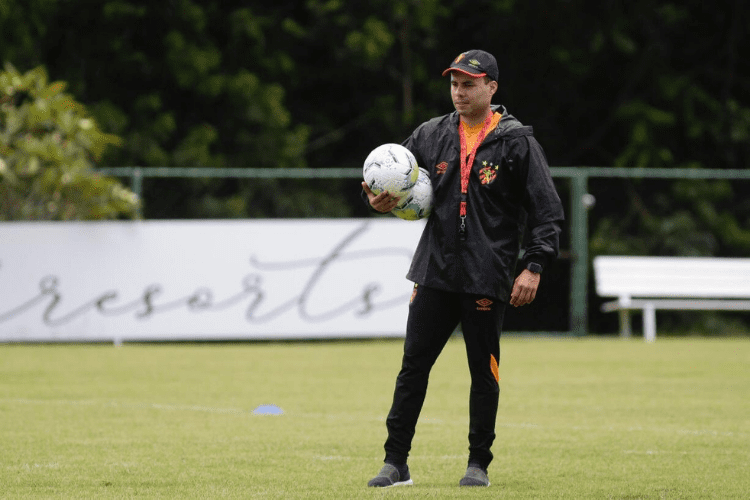 Jair Ventura volta a falar da necessidade de reforços no Sport após nova derrota