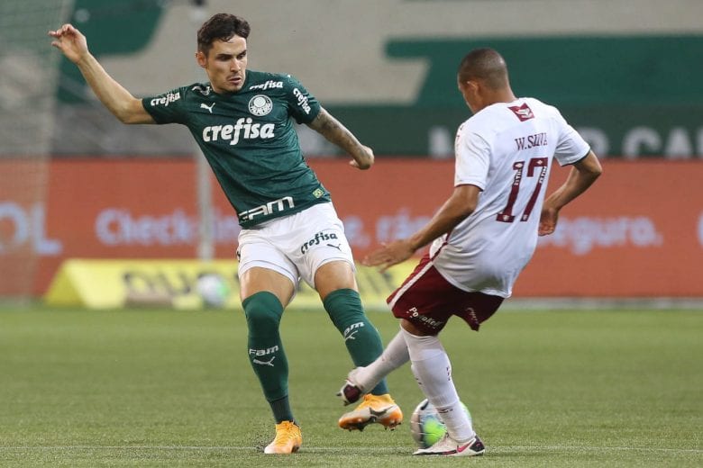 Com Veiga inspirado, Palmeiras bate Fluminense e fica mais perto do G4 do Brasileiro