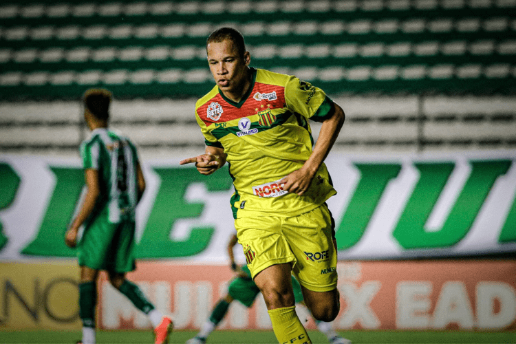 Em colocações opostas na Série B, Náutico enfrenta o melhor ataque da competição