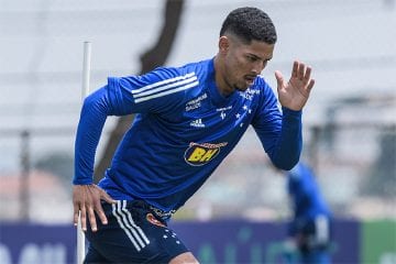 Zé Eduardo fica fora dos planos do Cruzeiro após negociação frustrada com América de Natal