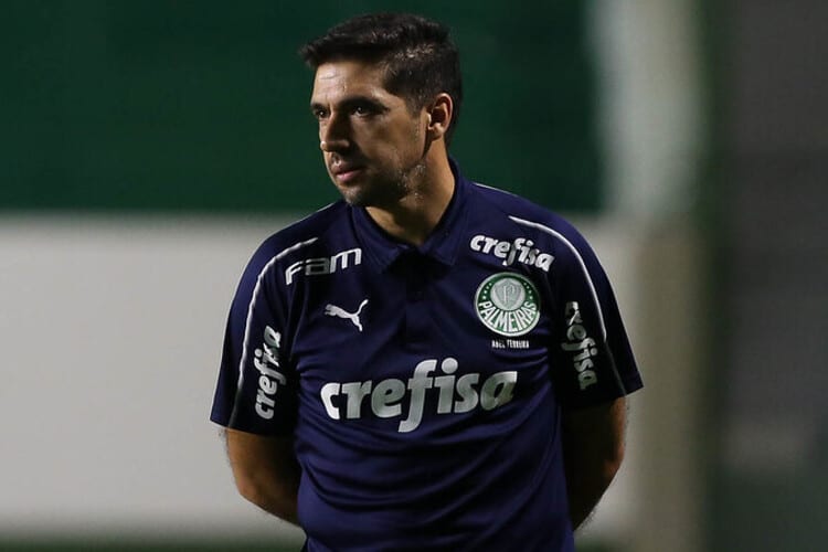 Abel Ferreira diz que ‘precisa continuar resolvendo problemas’ no Palmeiras