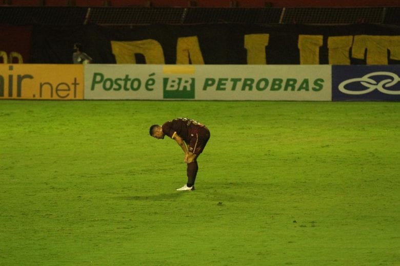 Atuações: após falha no gol e pouca produção ofensiva, Thiago Neves vai mal no Sport