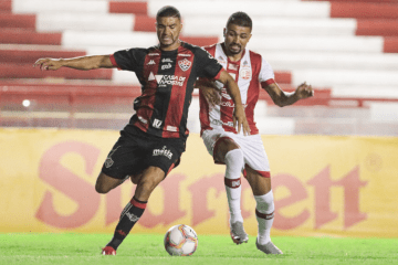 Em jogo pouco inspirado, Náutico pressiona Vitória na segunda etapa, mas segue sem vencer