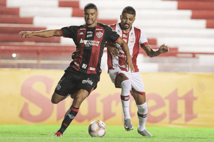 Em jogo pouco inspirado, Náutico pressiona Vitória na segunda etapa, mas segue sem vencer