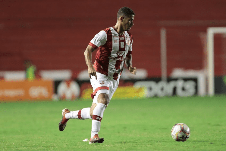 Atuações: Em bom jogo do lado direito, Erick e Hereda são destaques do Náutico ante Vitória