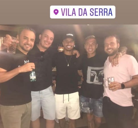 Vargas e Allan, do Atlético, participaram de festa no Vila da Serra, em BH