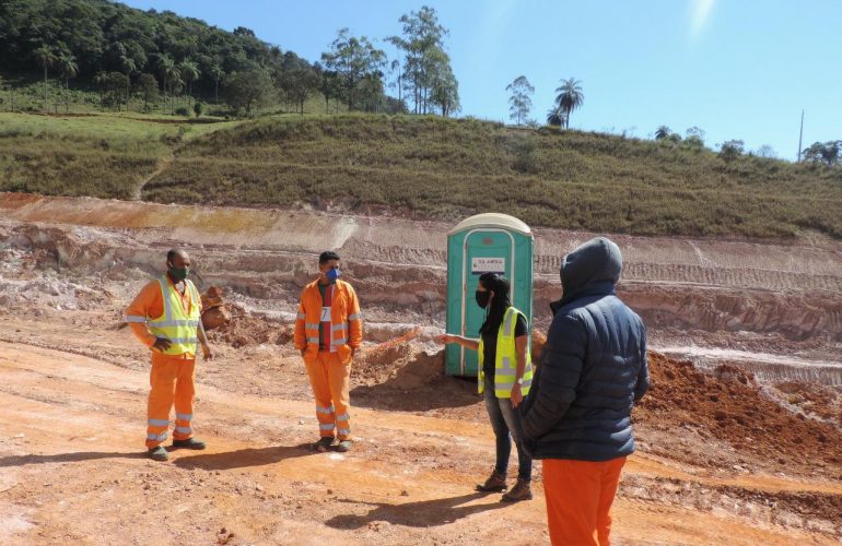 Dnit alerta trabalhadores da BR-381 sobre risco de dengue
