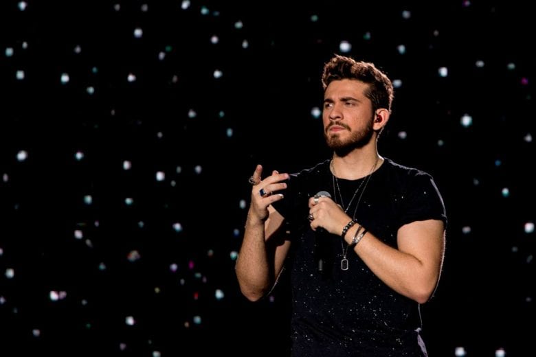 Gustavo Mioto assina contrato com a Universal Music Brasil