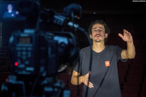 Declamação de poesia na Semana Drummondiana