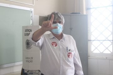 Alexandre Banana vai votar ao lado do vice Tião Ferró