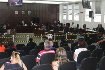 Clima na Câmara varia entre euforia e despedidas em Monlevade