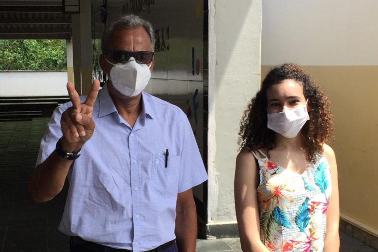 Candidato à prefeitura de Monlevade, Delci Couto vota nesta manhã