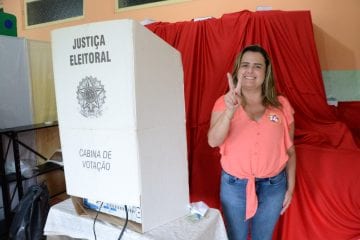 Candidata à prefeitura de São Gonçalo, Luciana Bicalho confirma voto