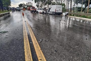 Acidente grave deixa mortos e feridos na BR-459 em Minas