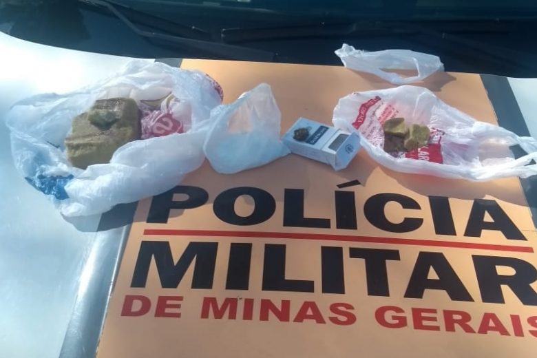 Polícia Rodoviária apreende drogas e detém mulher por tráfico na MG-434