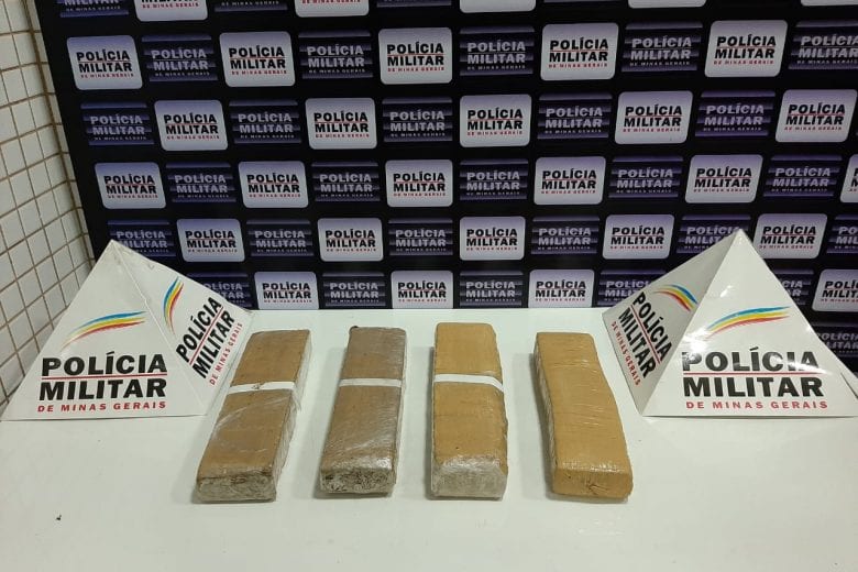 Polícia Militar apreende quatro barras de maconha em Caratinga