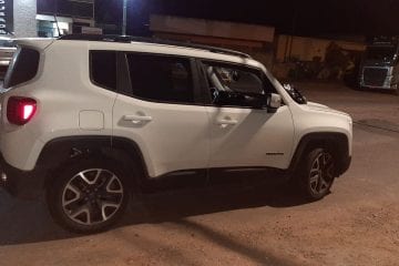 Dupla suspeita de tráfico é presa transportando 20 barras de crack