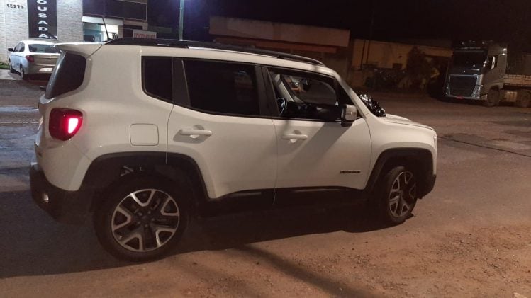 Dupla suspeita de tráfico é presa transportando 20 barras de crack