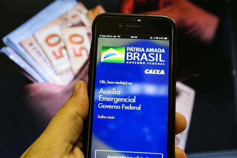 Caixa paga auxílio emergencial a 3,2 milhões nascidos em novembro