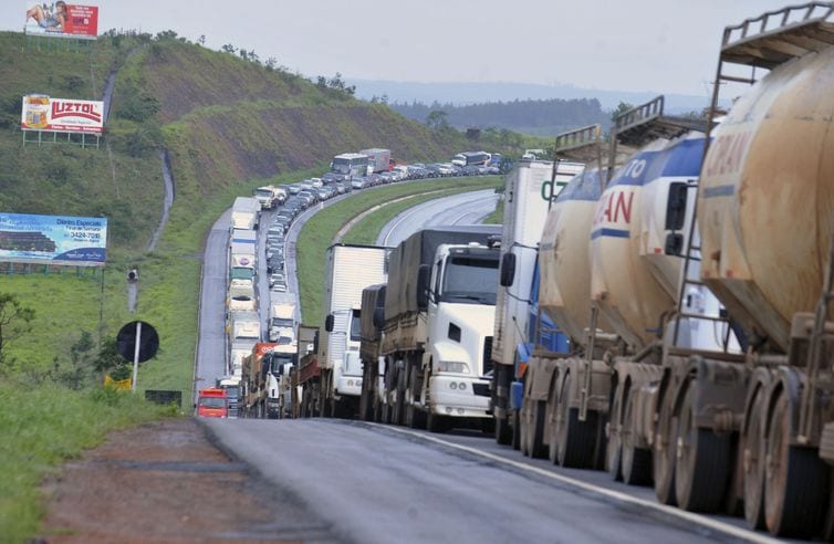 Pesquisa revela melhora na sinalização de rodovias no Brasil