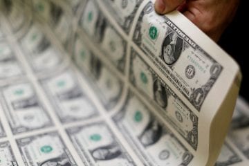 Dólar sobe para R$ 5,43, com cenário externo