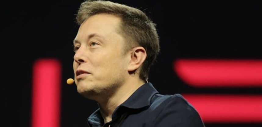 Elon Musk faz duras críticas a Alexandre de Moraes e ameaça fechar o X no Brasil
