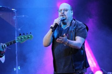 Vocalista do Roupa Nova é internado com covid-19 no Rio