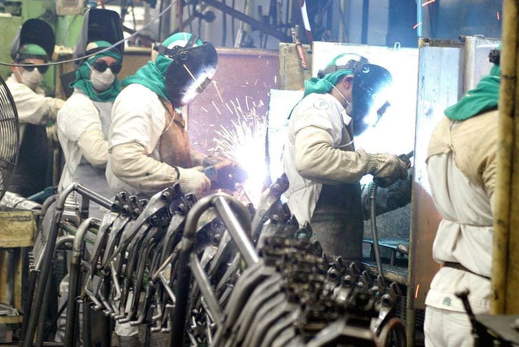 Firjan: indústria fluminense cria mais de 4,5 mil empregos em setembro