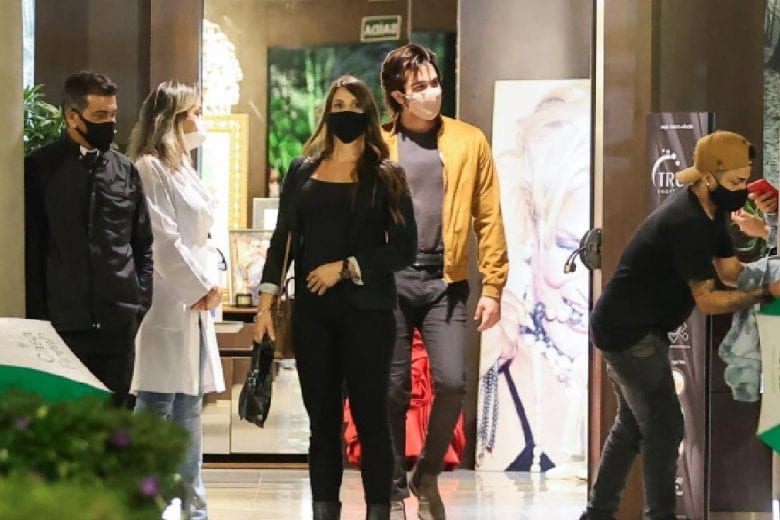 Luan Santana é flagrado em momento íntimo com Miss Brasil um mês após separação