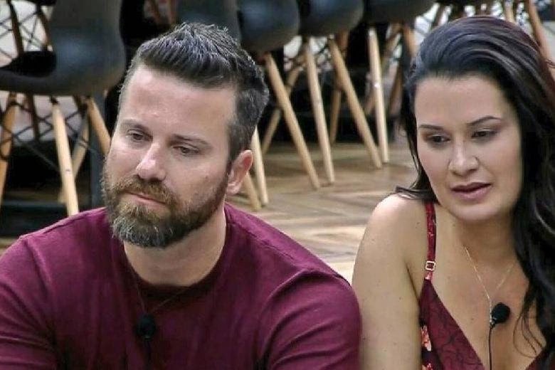 Esposa de cantor sertanejo desaba após descobrir traição com a amiga e expõe amante