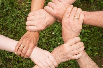 Dia de Doar: saiba o que é, como surgiu e como participar!
