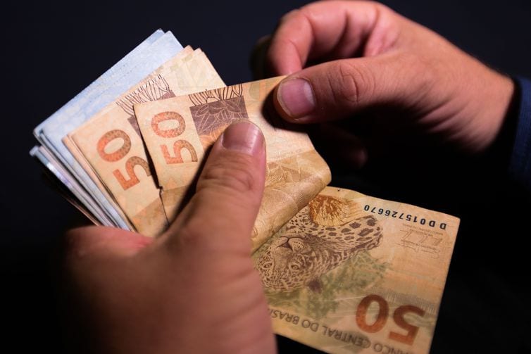 Prévia da inflação oficial fecha 2020 com taxa de 4,23%, diz IBGE