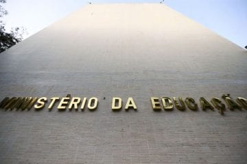 MEC determina volta às aulas presenciais a partir de janeiro