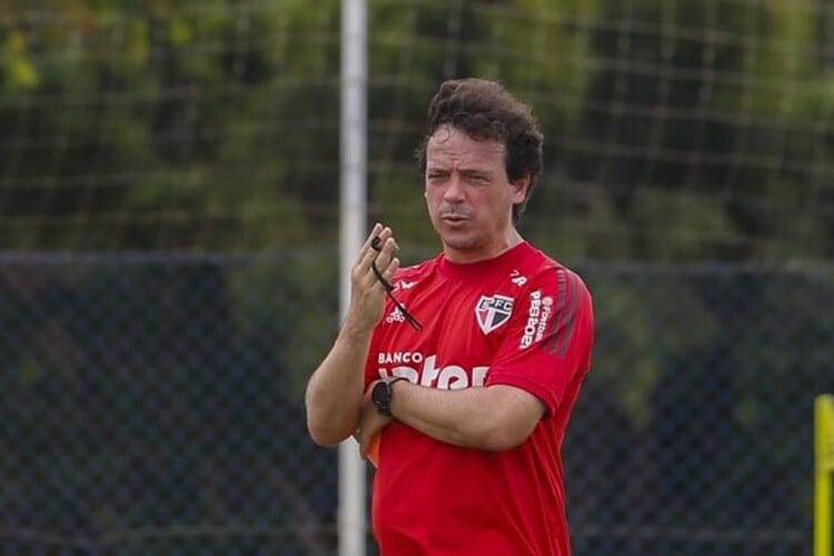 Com 3 jogos consecutivos fora de casa, São Paulo pode se tornar o melhor visitante do Brasileiro