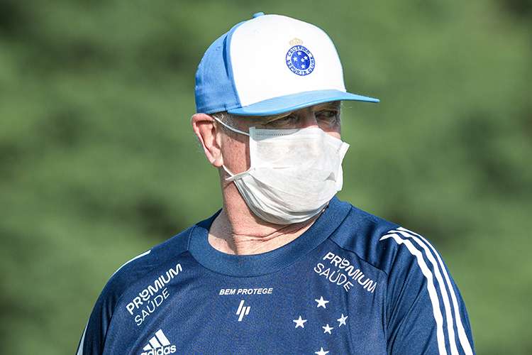 Felipão explica por que Cruzeiro tem dificuldade de jogar no Mineirão nesta Série B