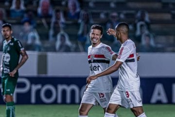 São Paulo vence lanterna Goiás, ultrapassa Atlético e assume a liderança do Brasileirão