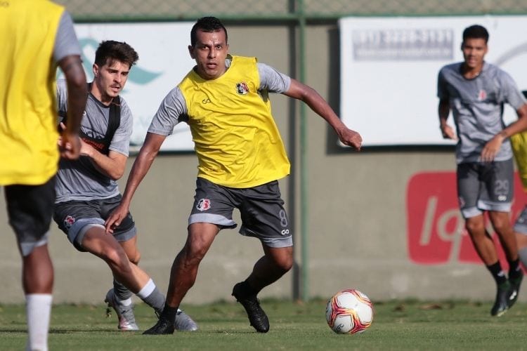 Relaxamento: Elenco coral identifica erros nos últimos jogos, mas prega recuperação imediata