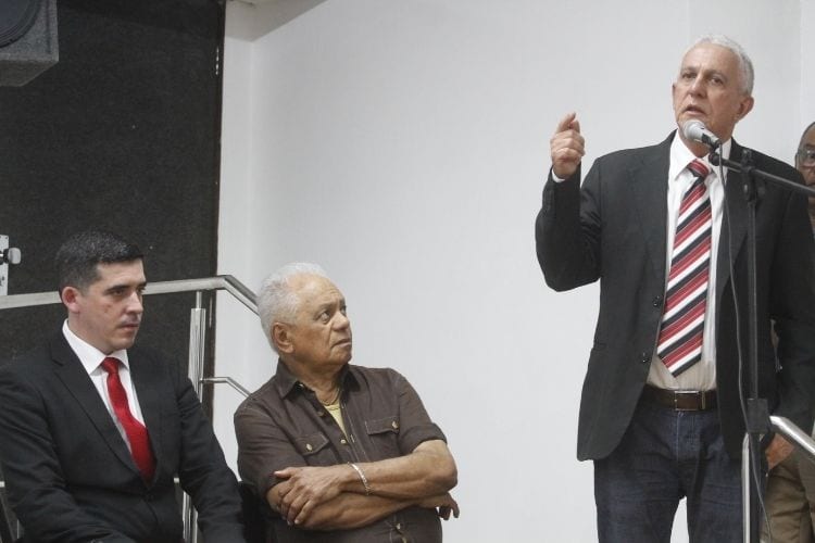 Com atrasos salariais, vice-presidente do Santa Cruz faz apelo por contribuições da torcida