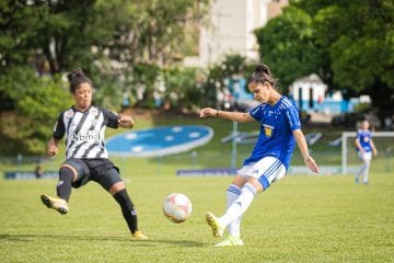 Cruzeiro e Atlético empatam no Campeonato Mineiro Feminino; resultado classifica o Galo