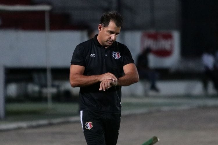 Após empate, Santa Cruz celebra regulamento e projeta pontuação para acesso