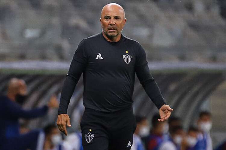 Presidente eleito do Atlético diz que não punirá Sampaoli por ‘festa’