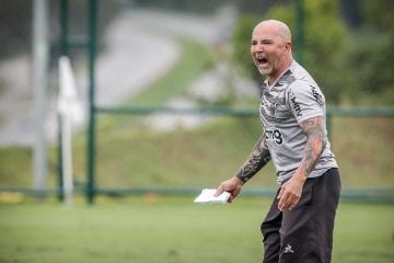 Atlético recebe Coritiba e tenta manter vivo o sonho do título brasileiro