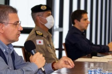 Secretário de Saúde de Minas alerta população: não é hora de aglomeração