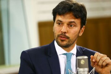Governo anuncia lançamento de cabo submarino entre Brasil e Europa