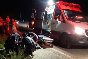 Carro e moto batem de frente próximo ao Hotel Chácara, em Itabira