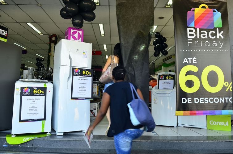 Vendas do comércio sobem 6,1% no fim de semana da Black Friday
