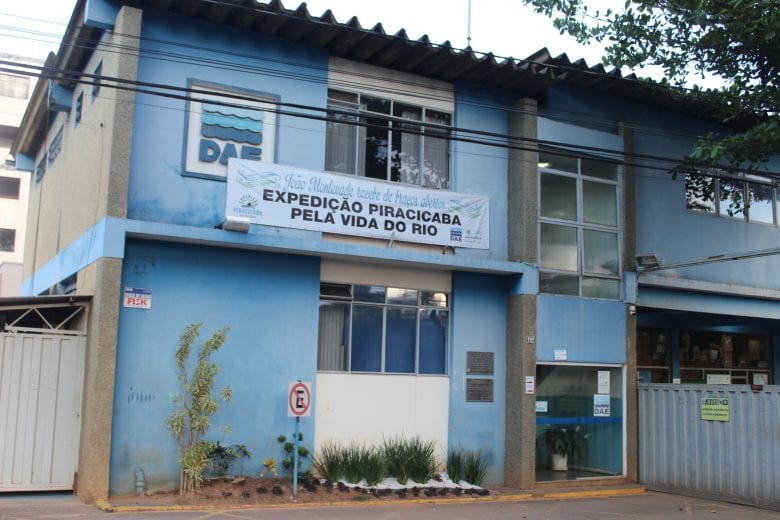 Adutora rompe parcialmente e sete bairros de Monlevade poderão ficar sem água nesta segunda
